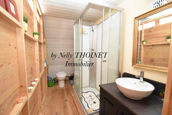 Besse-et-Saint-Anastaise (63610) Dépt.63, EGLISENEUVE D'ENTRAIGUES, ANCIEN CORPS DE FERME, T4, dépendances, bois.