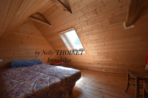 Besse-et-Saint-Anastaise (63610) Dépt.63, EGLISENEUVE D'ENTRAIGUES, ANCIEN CORPS DE FERME, T4, dépendances, bois.