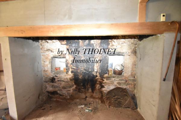 Besse-et-Saint-Anastaise (63610) Dépt.63, EGLISENEUVE D'ENTRAIGUES, ANCIEN CORPS DE FERME, T4, dépendances, bois.