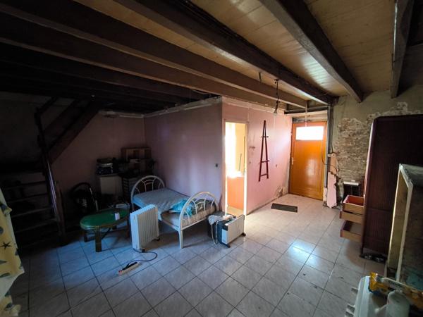 maison en pierre avec un beau potentiel