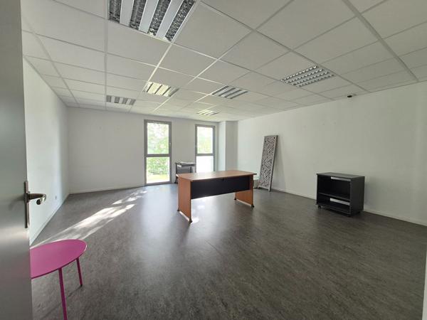 Locaux d'activité commerciale ou professionnelle 77,78m² AURAY , Auray