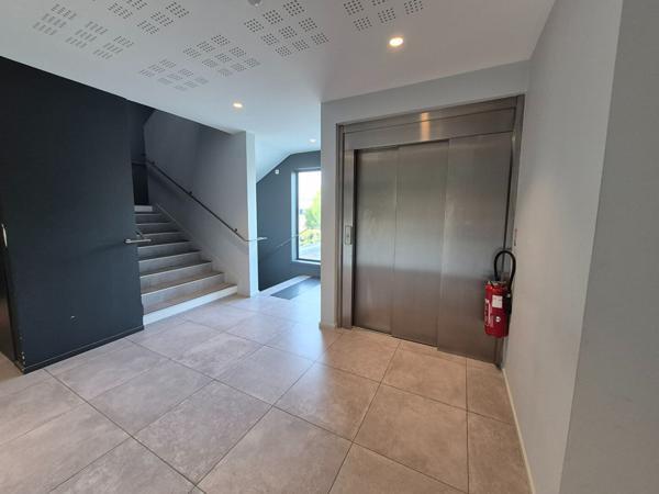 Locaux d'activité commerciale ou professionnelle 77,78m² AURAY , Auray