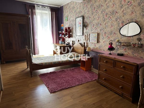 Maison à vendre de 8 pièces + Maison T3 , garage