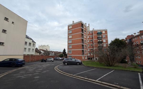 Stationnement à louer    12 m2 Joinville-le-Pont