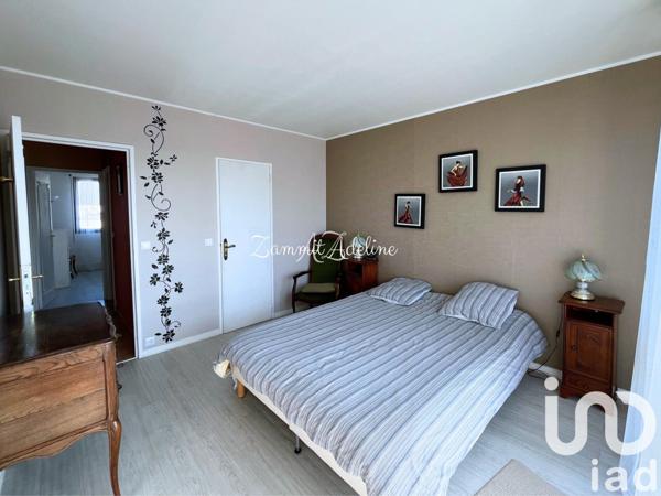 Appartement 5 pièces de 101 m² à Le Blanc-Mesnil (93150)