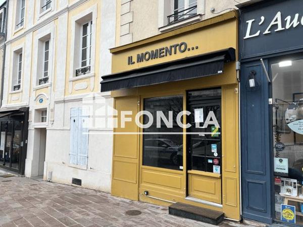 Location Local commercial 3 pièces 17.86 m² - 1 RUE DES ECOLES Sceaux 92330