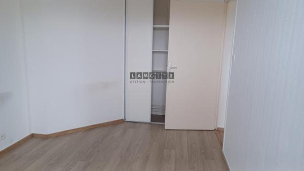 Appartement à louer 4 pièces - 77 m²