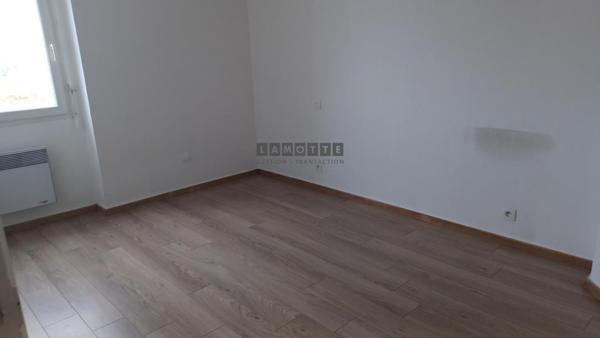 Appartement à louer 4 pièces - 77 m²
