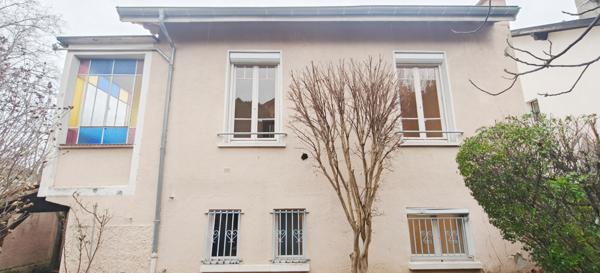 Lyon (69003) Maison 5 pièces sur terrain de 220 m² Lyon 3 Proche tram Vinatier