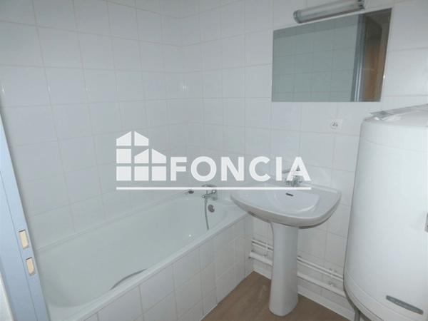 Location Studio 22.9 m² - 22 RUE HAUTE Voiron 38500