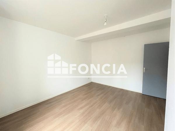 Location Studio 22.9 m² - 22 RUE HAUTE Voiron 38500