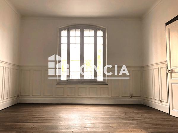 Location Maison 5 pièces 143.6 m² - 56 BOULEVARD DE LYON Laon 02000