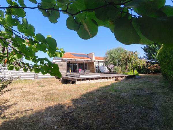16100 SAINT LAURENT DE COGNAC Maison rénovée avec piscine à Saint-Laurent-de-Cognac