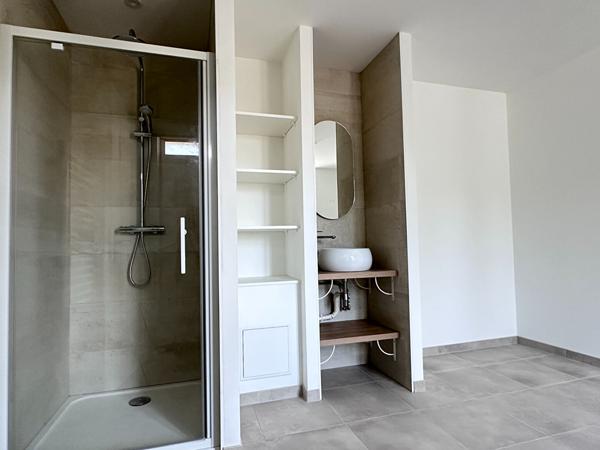16340 L ISLE D ESPAGNAC Maison entièrement rénovée - 4 chambres - Jardin à L'Isle-d'Espagnac