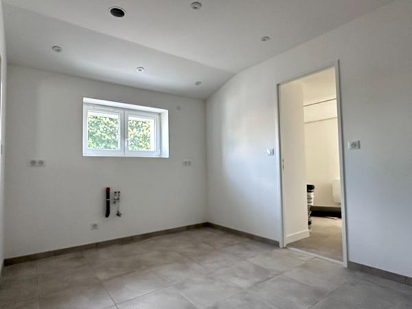 16340 L ISLE D ESPAGNAC Maison entièrement rénovée - 4 chambres - Jardin à L'Isle-d'Espagnac