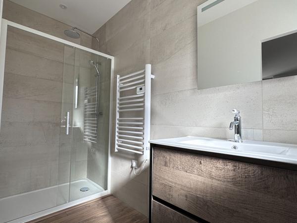16340 L ISLE D ESPAGNAC Maison entièrement rénovée - 4 chambres - Jardin à L'Isle-d'Espagnac
