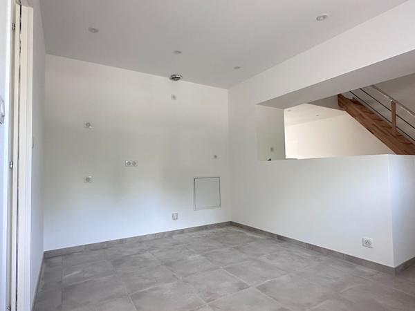 16340 L ISLE D ESPAGNAC Maison entièrement rénovée - 4 chambres - Jardin à L'Isle-d'Espagnac