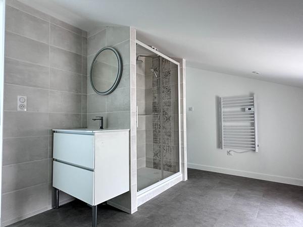16340 L ISLE D ESPAGNAC Maison entièrement rénovée - 4 chambres - Jardin à L'Isle-d'Espagnac