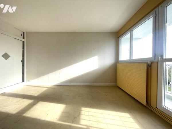 A VENDRE - REZE - Houssais - Au 5ème étage - Appartement T4 d'env 80.38m²  avec cave et garage