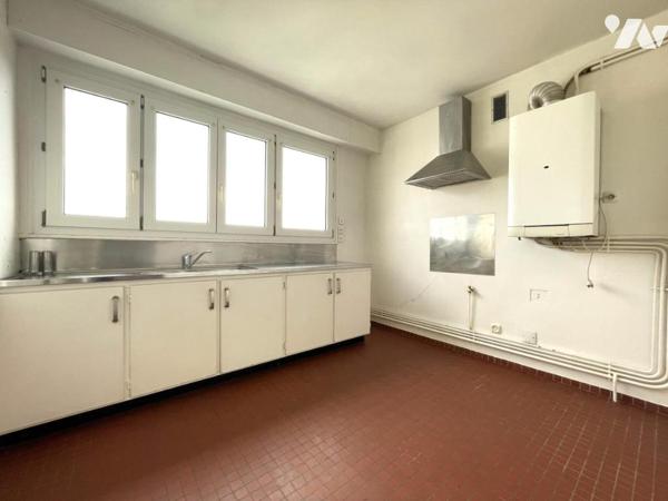 A VENDRE - REZE - Houssais - Au 5ème étage - Appartement T4 d'env 80.38m²  avec cave et garage