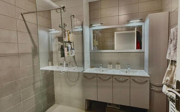 Appartement à louer    3 pièces • 83 m2 Billère