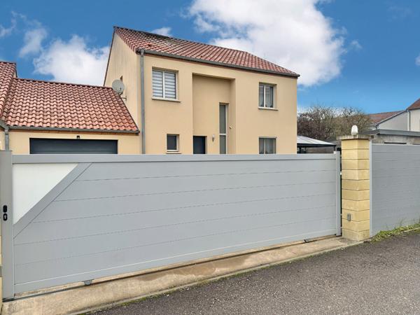 Maison contemporaine en fond d'impasse proche Gare - DPE : B