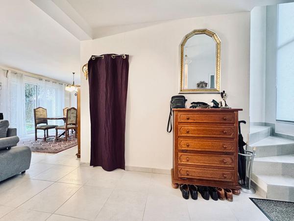 Maison contemporaine en fond d'impasse proche Gare - DPE : B