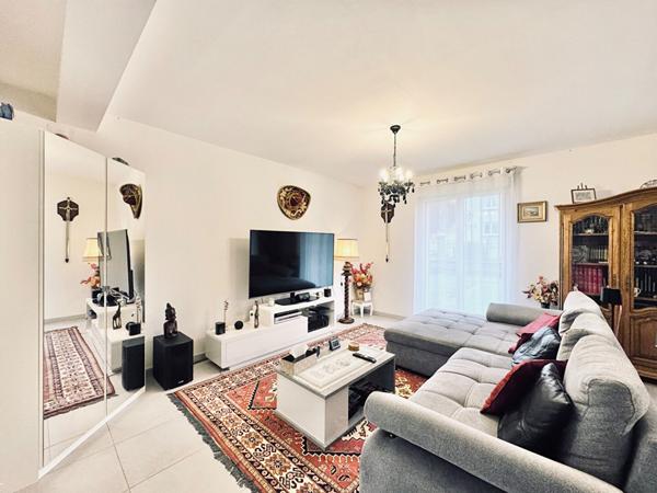 Maison contemporaine en fond d'impasse proche Gare - DPE : B