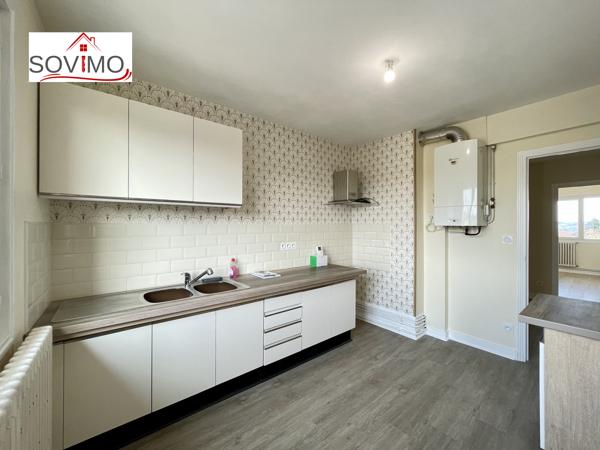 APPARTEMENT T3 EN CENTRE VILLE, 3ME ÉTAGE, BORD DE ROUTE
