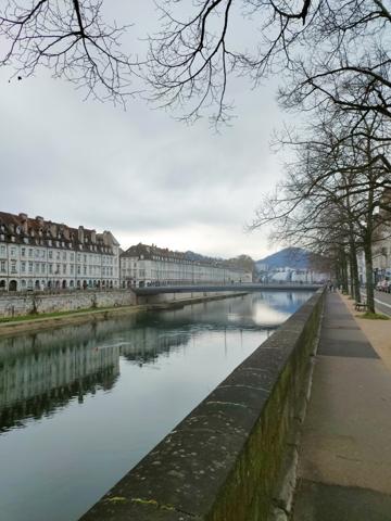 Besançon (25000) Les quais - Immeuble de rapport 265m² + cour 290m²