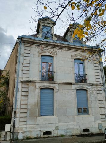 Besançon (25000) Les quais - Immeuble de rapport 265m² + cour 290m²