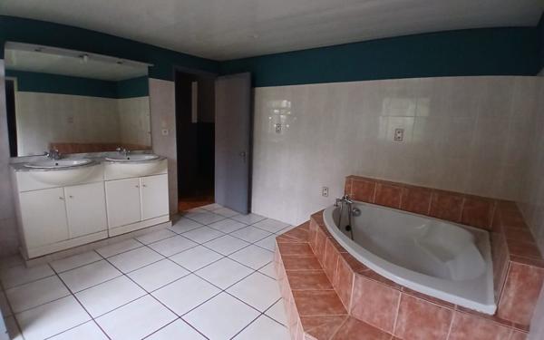 Maison à vendre    5 pièces •  Le Tampon