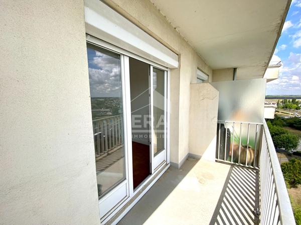 APPARTEMENT T3 A LOUER - BLOIS - REFAIT A NEUF, 2 CHBS, BALCONS, PARKING & CAVE