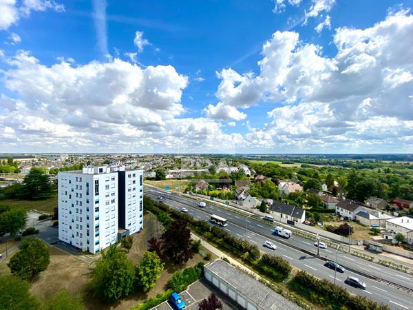 APPARTEMENT T3 A LOUER - BLOIS - REFAIT A NEUF, 2 CHBS, BALCONS, PARKING & CAVE