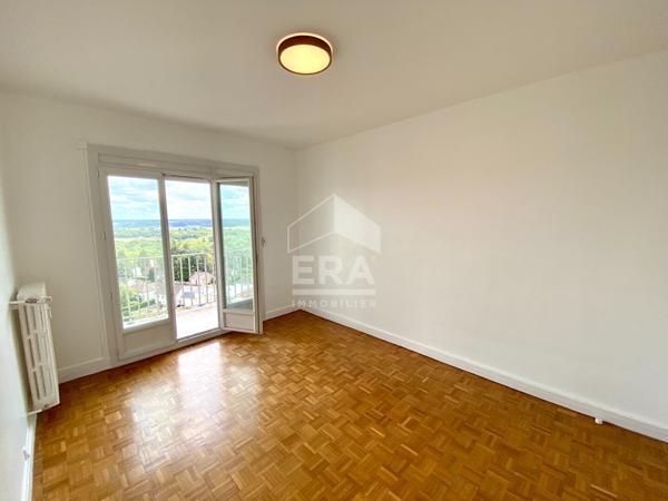 APPARTEMENT T3 A LOUER - BLOIS - REFAIT A NEUF, 2 CHBS, BALCONS, PARKING & CAVE