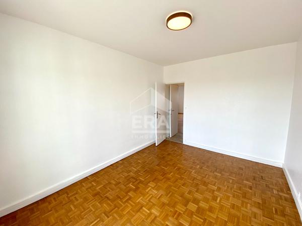 APPARTEMENT T3 A LOUER - BLOIS - REFAIT A NEUF, 2 CHBS, BALCONS, PARKING & CAVE