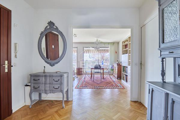 Appartement avec terrasse, ascenseur, parking, Aix-en-Provence