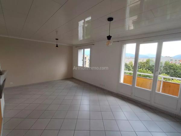Vente                                                      Appartement
                        
                     3 pièces                      61 m2                     à Fontaine