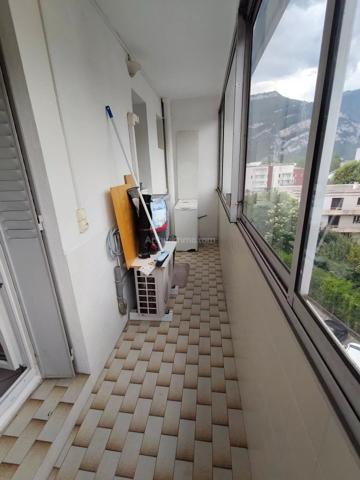 Vente                                                      Appartement
                        
                     3 pièces                      61 m2                     à Fontaine