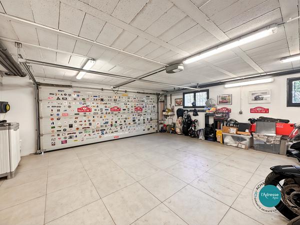 Maison familiale de prestige 7 pièces 200 m2 sous-sol // dépendance