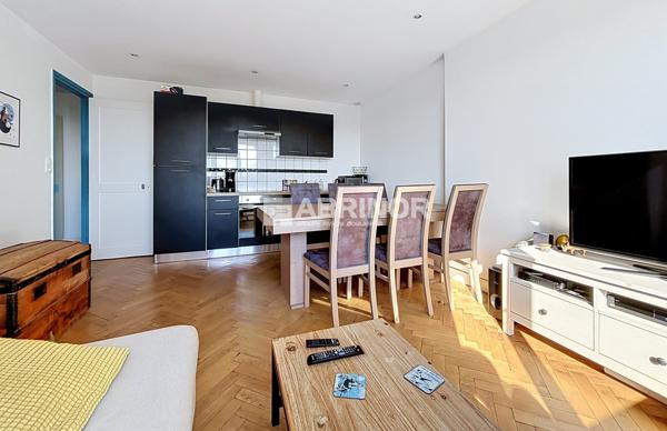 Appartement Haussmannien 2 chambres vendu loué au Croisé-Laroche MARCQ EN BAROEUL