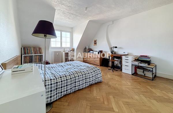 Appartement Haussmannien 2 chambres vendu loué au Croisé-Laroche MARCQ EN BAROEUL