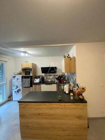 Appartement T2 de 49 m² avec terrasse et parking  Centre de Montaigu