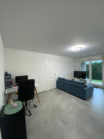 Appartement T2 de 49 m² avec terrasse et parking  Centre de Montaigu