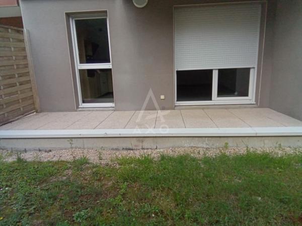 Appartement T2 de 49 m² avec terrasse et parking  Centre de Montaigu