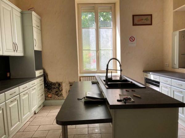 Immeuble - Luzech Vallée du Lot Ouest Petit Manoir