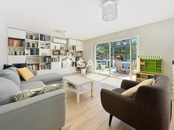 Maison familiale rénovée de 132m²  – 4 chambres – Terrain de 556m² – Quartier recherché
