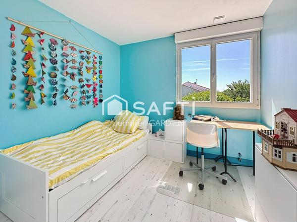 Maison familiale rénovée de 132m²  – 4 chambres – Terrain de 556m² – Quartier recherché