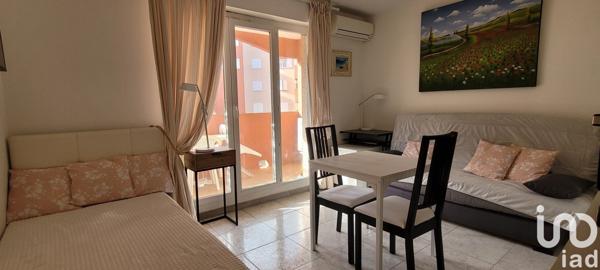 Studio 1 pièce de 22 m² à Hyères (83400)