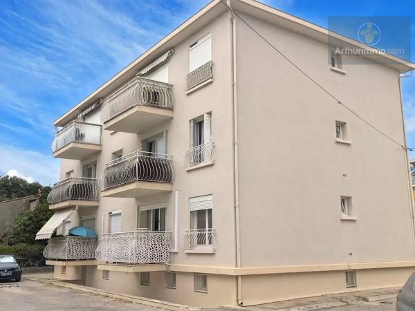 Vente                                                      Appartement
                        
                     3 pièces                      60 m2                     à Six-Fours-les-Plages
